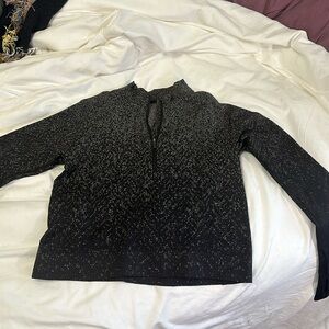 Lululemon 1/2 Crop Long Sleeve size 6/8